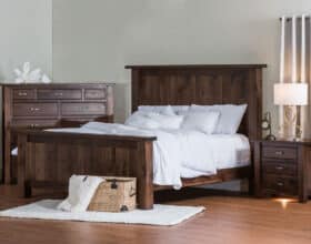 Heidi Amish Bedroom Set