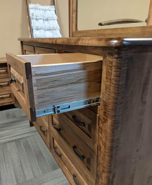 Bay Pointe 9 Drawer Dresser [Drawer Detail / Amish Direct Furniture]
